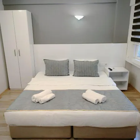 Olen Altunizade Istanbul