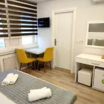 Olen Altunizade